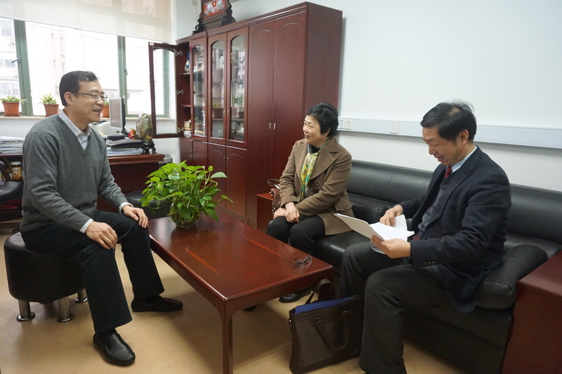 校党委副书记马玉录与民盟专职副主委沈志刚会谈