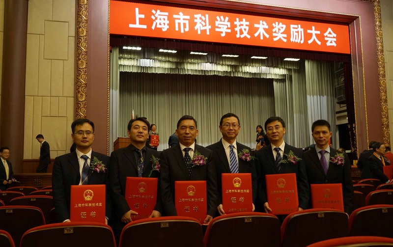 向2015年度为上海市科技创新事业作出突出贡献的华理人致敬