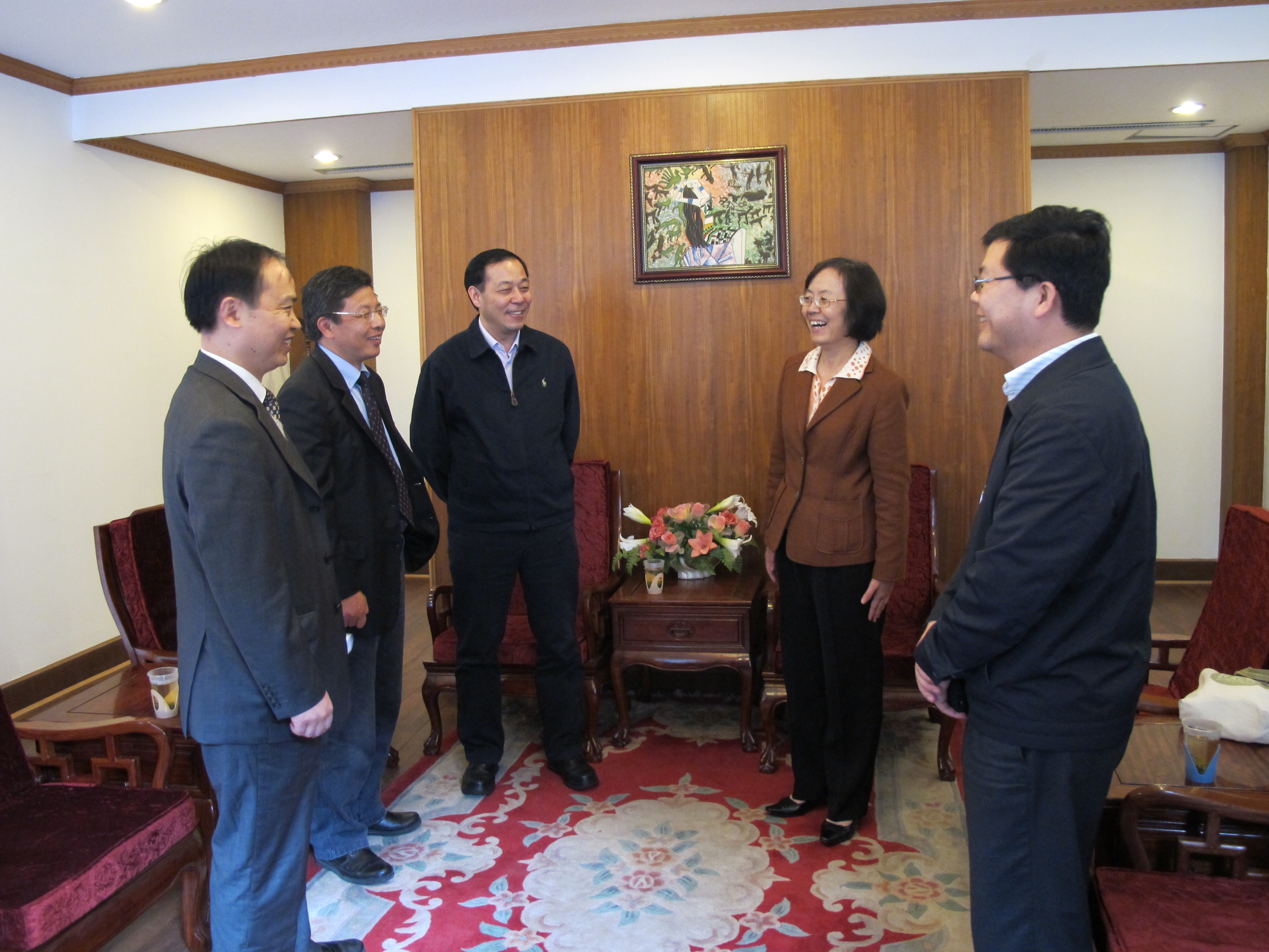 杨贤金书记与知联会会员代表亲切交流